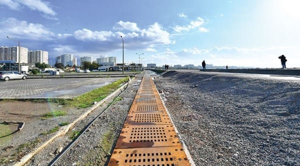 İzmir Büyükşehir’in Kıyı Rehabilitasyon Projesi etkisini gösterdi