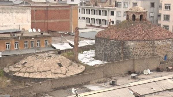 500 yıllık Deva Hamamı talan edildi