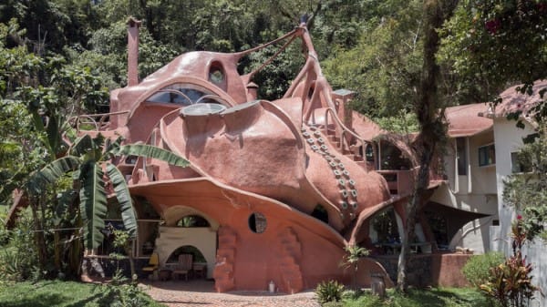 MUCİZELER EVİ…