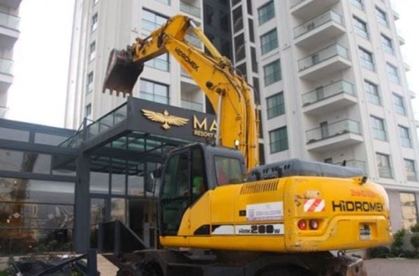 Didim’de 5 yıldızlı otele iş makineleri girdi