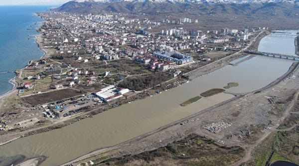 Kıyının betonlaşmasına mahkeme dur dedi