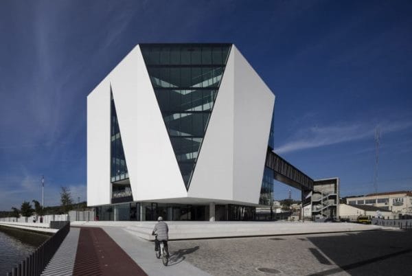 Vila Franca de Xira Belediye Kütüphanesi