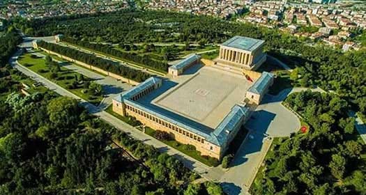 ANITKABİR ÇEVRESİNDE TİCARET YOLU DEĞİL, KORUYUCU KENTSEL KARARLAR ALINMASI GEREKİR