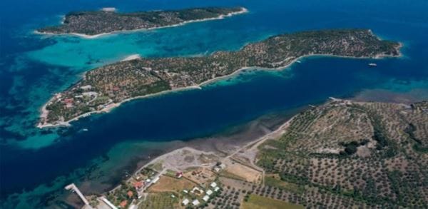 Kızkulesi Adası açıklarında balık çiftliği garabeti!