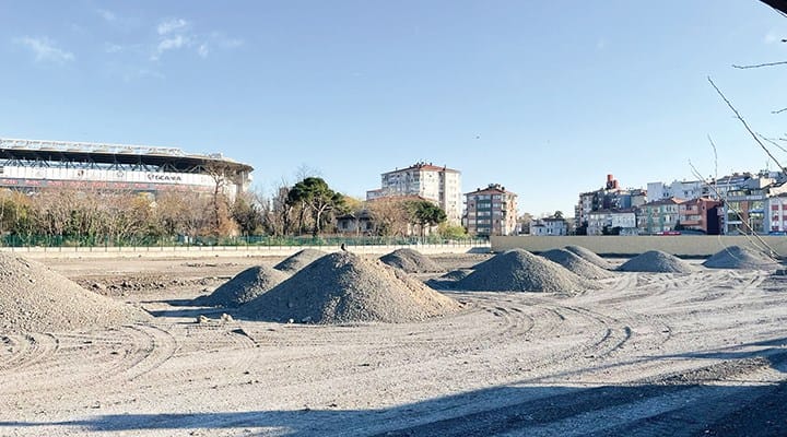 Yeşil alan, otopark için şantiyeye dönüştürüldü