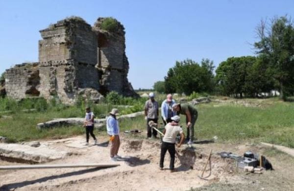 Edirne Sarayı’nın kalıntılarında kazı çalışmaları sürüyor
