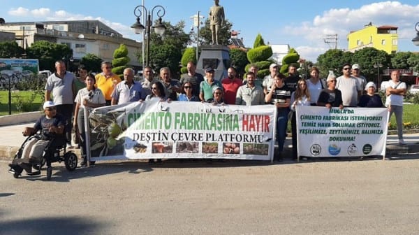 Betona karşı direnen yurttaşlar: Çimentoya inat, yaşasın hayat!