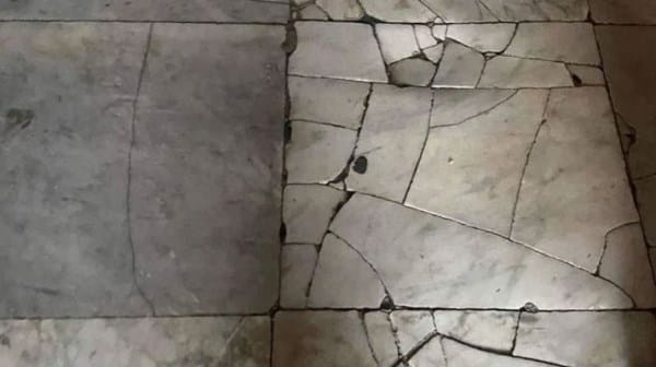 Ayasofya’da bir tahribat daha: Bu kez de mermerler kırıldı