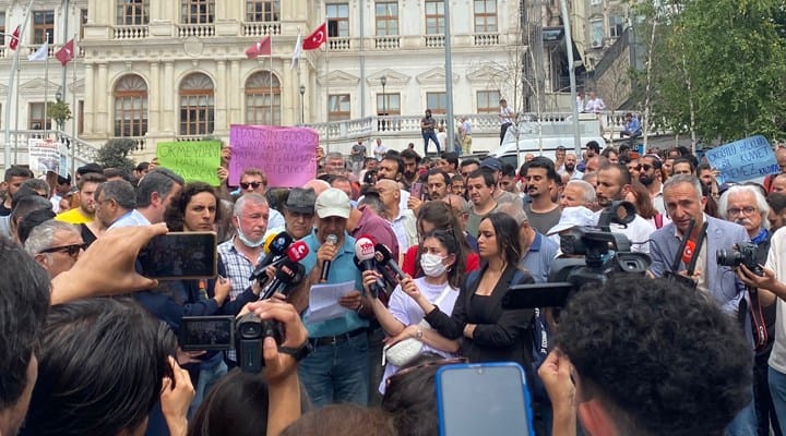Fetihtepeli yurttaşlar, AKP’li Beyoğlu Belediyesi önünde: Rantsal dönüşüm istemiyoruz!