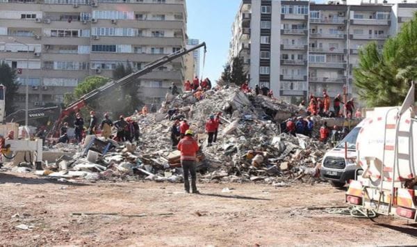 İzmirli depremzedeler, cumhurbaşkanına mektup yazarak çözüm istedi: ’20 aydır pinpon topu gibiyiz’