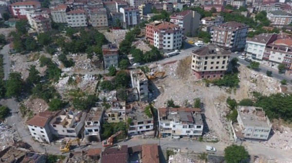 ‘Riskli alan’da 12 katlık dönüşüm