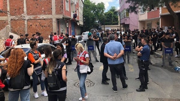 Evlere zorla girip altyapıyı kestiler