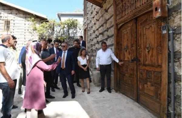 Antalya’nın özgün mimarisiyle bilinen tarihi ‘düğmeli evleri’ restore ediliyor