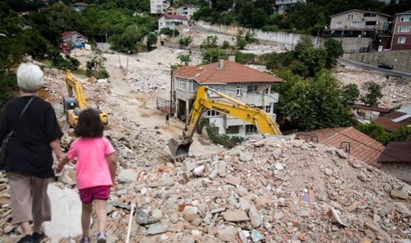 Kentsel dönüşümün krize dönüştüğü Tokatköy’de mahalleli isyan ediyor: ‘Bize teröristmişiz gibi davrandılar’