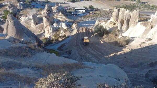 Mirasın üzerinden dozer geçiyor
