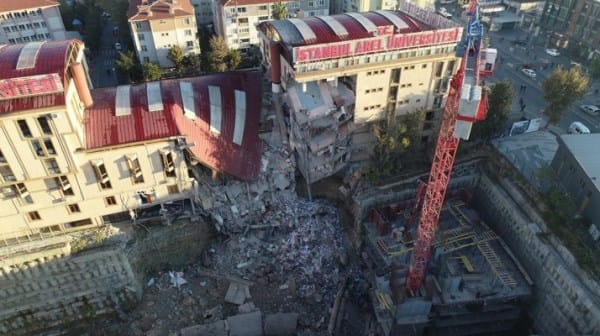 İstanbul’da üniversite çöktü: Soruşturma başlatıldı