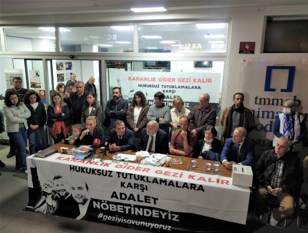 Gezi tutukluları ailelerinden, “ Siyaset yargının üstünden elini çeksin, dava bağımsız yargıçlara kalsın” çağrısı