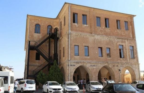 Mardin Artuklu Üniversitesi öğrencileri: 150 yıllık binamızdan taşınmak istemiyoruz
