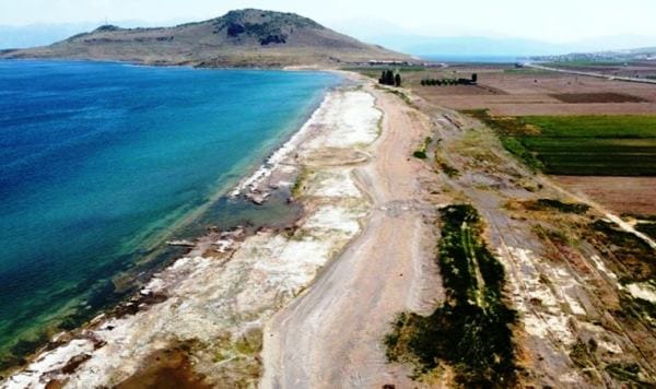 İznik Gölü’nde yaşanan su çekilmesi sorunları gündeme getirdi
