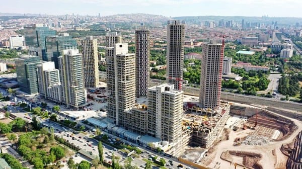 Damat yine köşeyi döndü