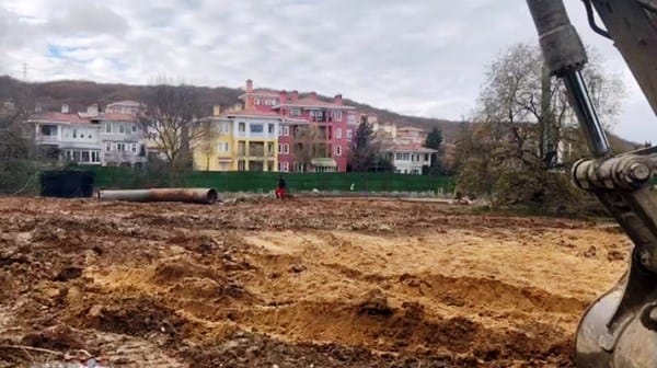 Kemerköy’deki talanda asırlık ağaçlar kesilmeye başlandı