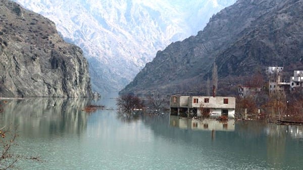 Limak yükseldikçe ilçe suya gömüldü