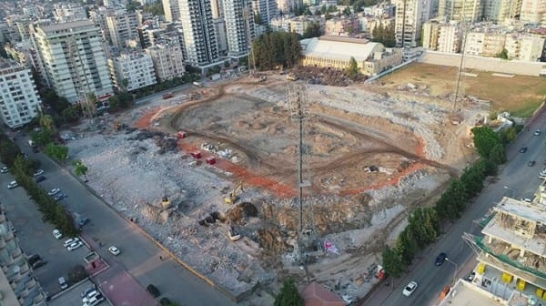 84 yıllık stat sahipsiz kaldı