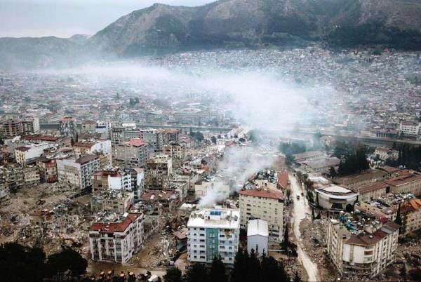Kalbimizin güneyi, yasını tutup geçmeyeceğiz