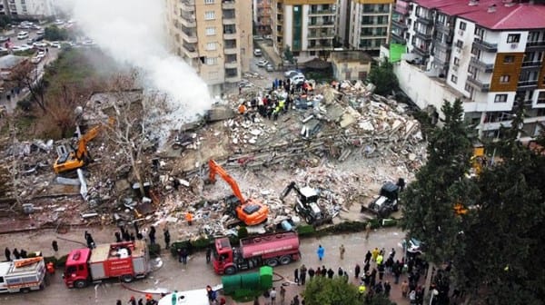 Kahramanmaraş’ta 7.4 büyüklüğünde deprem: Çok sayıda can kaybı var, 4. seviye alarm verildi!