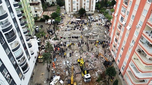 Uzmanlardan deprem sonrası önemli uyarılar: “Beklenmeyen bir şey değildi, denetimler hiç yapılmamış”
