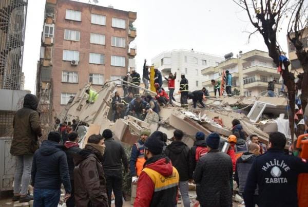 Osmaniye, Kilis ve Urfa’da deprem sonucu en az 171 yurttaş hayatını kaybetti
