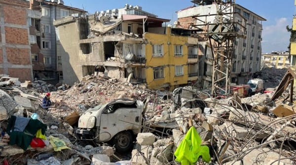 Bakanlık, depremin yıktığı 10 ilde konut yapımı için belirlenen standartları açıkladı