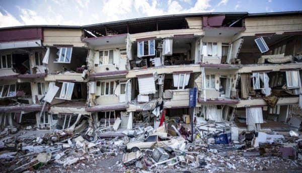 Son dakika haberi Deprem felaketinin maddi zararı açıklandı