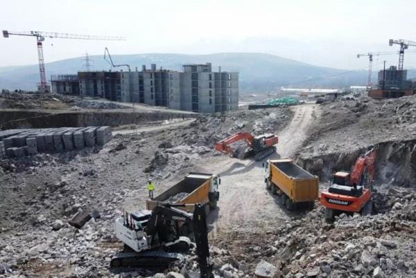 Ekoloji örgütleri, deprem bölgelerini yeniden inşa için çıkarılan kararnamenin iptalini istedi