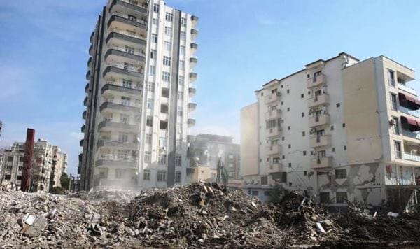Prof. Dr. Sözbilir’den kritik uyarı: Bölgede henüz kırılmamış çok sayıda fay parçası var