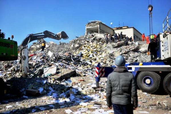 Deprem bölgesinde 614 bin kişi işsiz kaldı