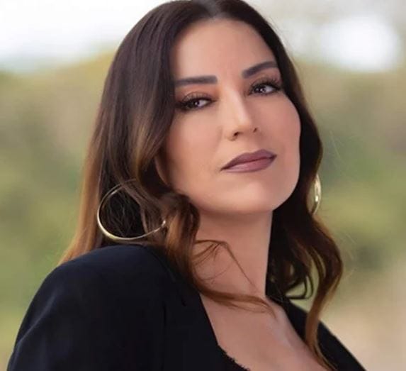 Bilfen Filarmoni Orkestrası ve Korosu ile Aşkın Nur Yengi aynı sahnede