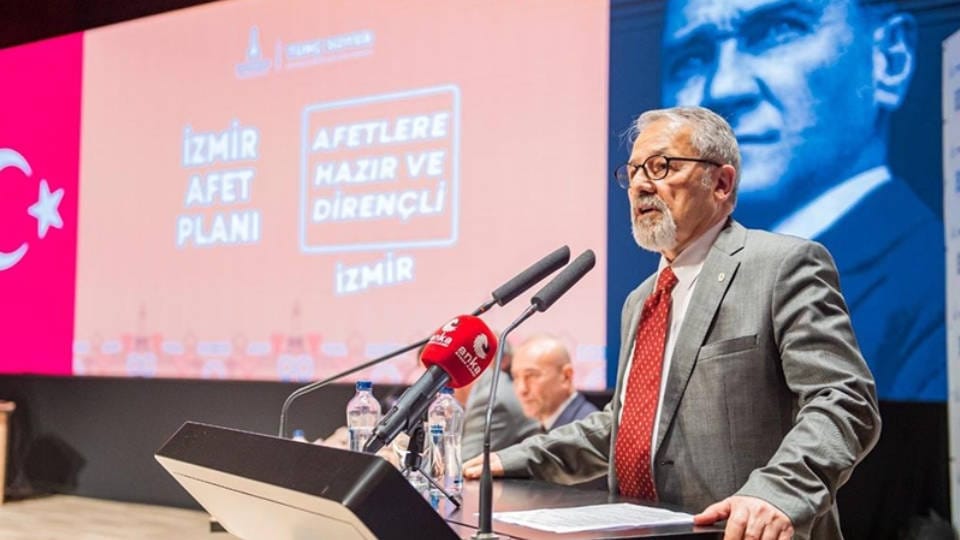 Naci Görür’den ‘deprem’ açıklaması: Siyasi tercihlerinizi ona göre kullanın