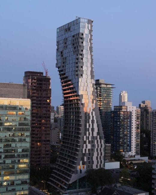 KENGO KUMA GÖKDELENİ…