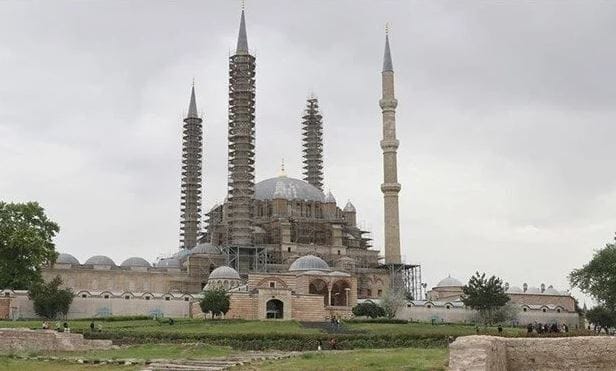 Restorasyondaki Selimiye Camisi’nde ana kubbe çalışmaları bitti