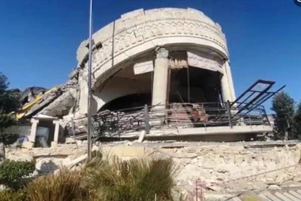 HATAY MECLİS BİNASI DA YIKILDI…
