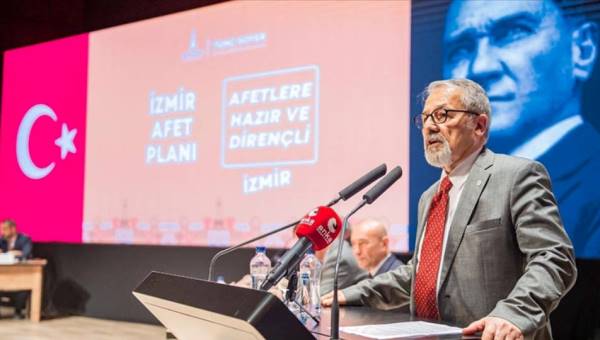 Naci Görür beklenen Marmara depremi için uyardı: 2,5 milyon ölümle burun buruna kalır