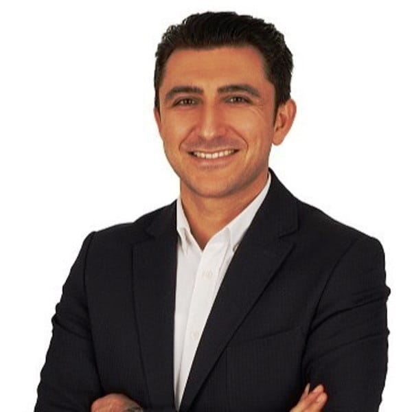 QUA Granite, Ahşabın Sıcak Dokusunu Granitin Sağlamlığıyla Buluşturuyor