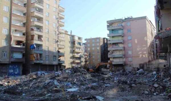 Depremde 60 kişi hayatını kaybetmişti: Apartmanın ruhsatsız ve projesiz inşa edildiği ortaya çıktı