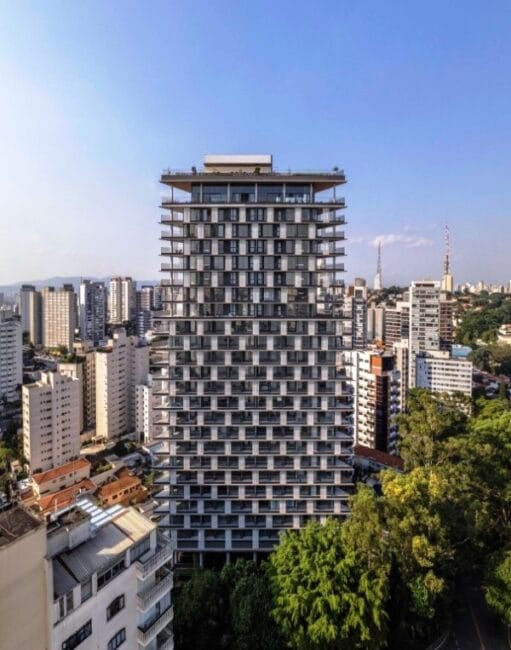 Onze 22, São Paulo’da ağaç benzeri bir yapı olarak ortaya çıkıyor