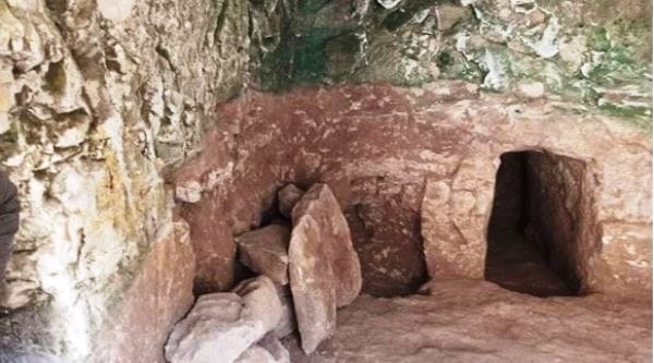 Adıyaman’da kaçak kazılarda 1900 yıllık oda mezarı bulundu