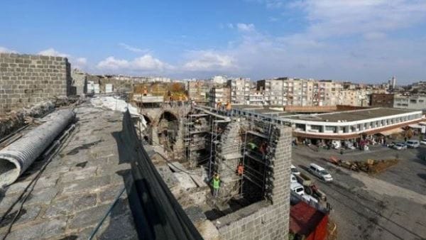 Diyarbakır’ın tarihi surlarında 70 burç restore edildi