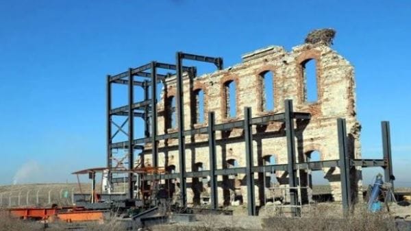 Tek duvarı ayakta kalan tarihi Asker Hastanesi restore ediliyor