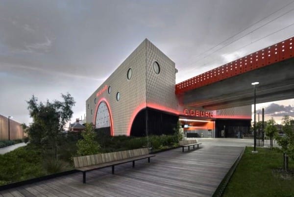 Coburg ve Moreland İstasyonları