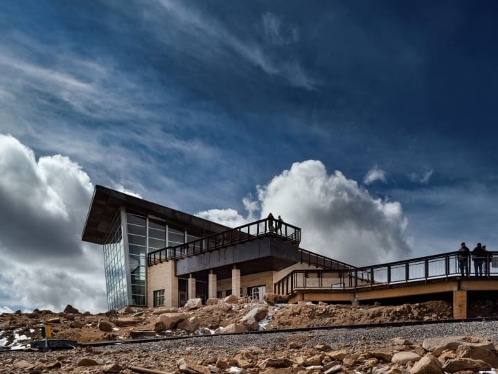 Pikes Peak Zirvesi Ziyaretçi Merkezi